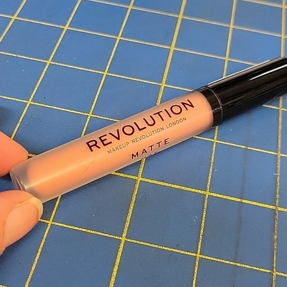 Revolution Matte Lipstick - 101 Matte Piece Of Cake 3ml New